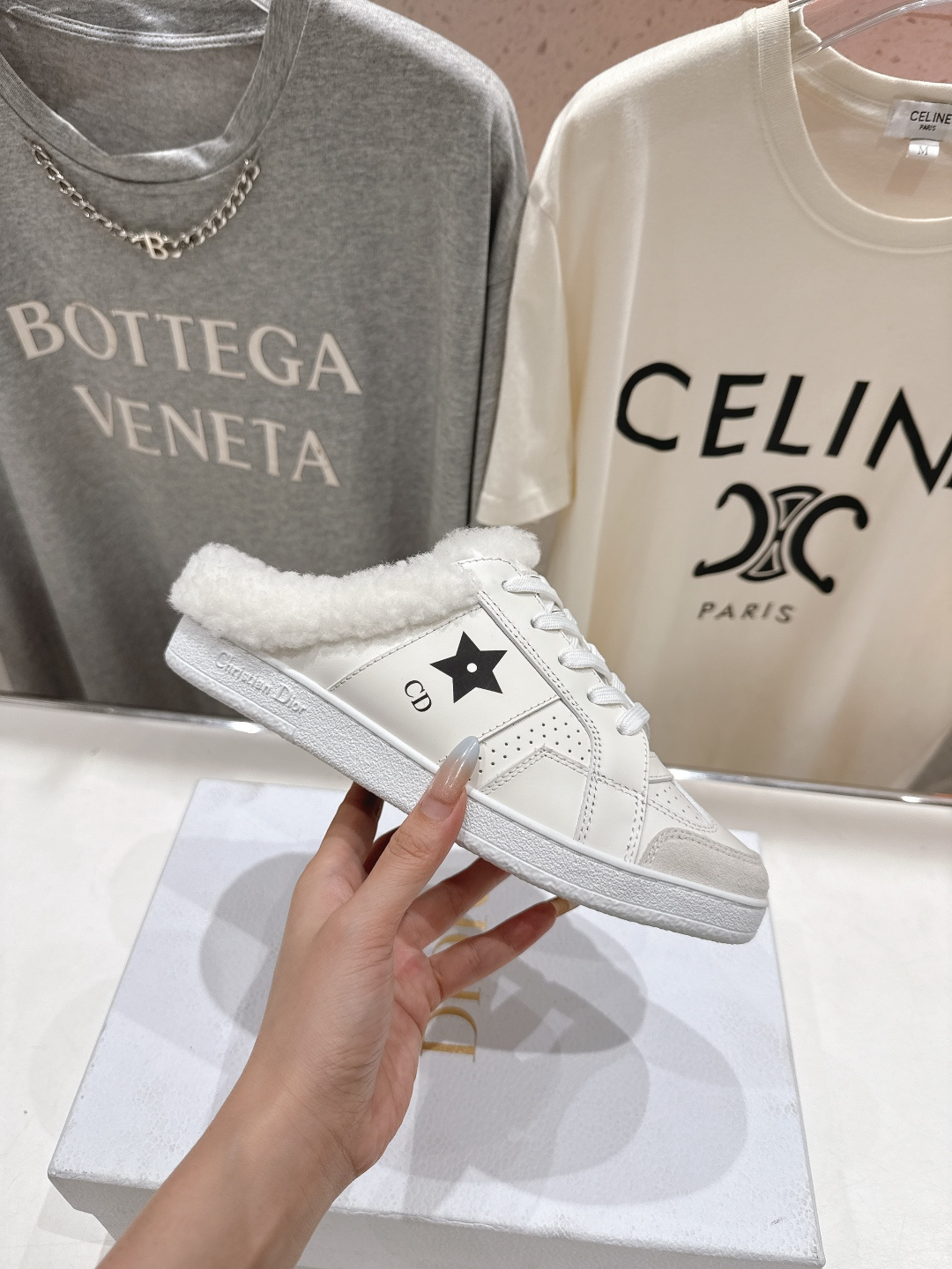 市场高版本 Dior Star 迪奥D家F037 2025ss秋冬新款半拖羊毛里休闲鞋小白鞋延续经久不衰