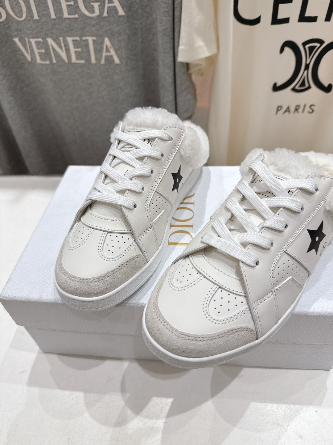 市场高版本 Dior Star 迪奥D家F037 2025ss秋冬新款半拖羊毛里休闲鞋小白鞋延续经久不衰