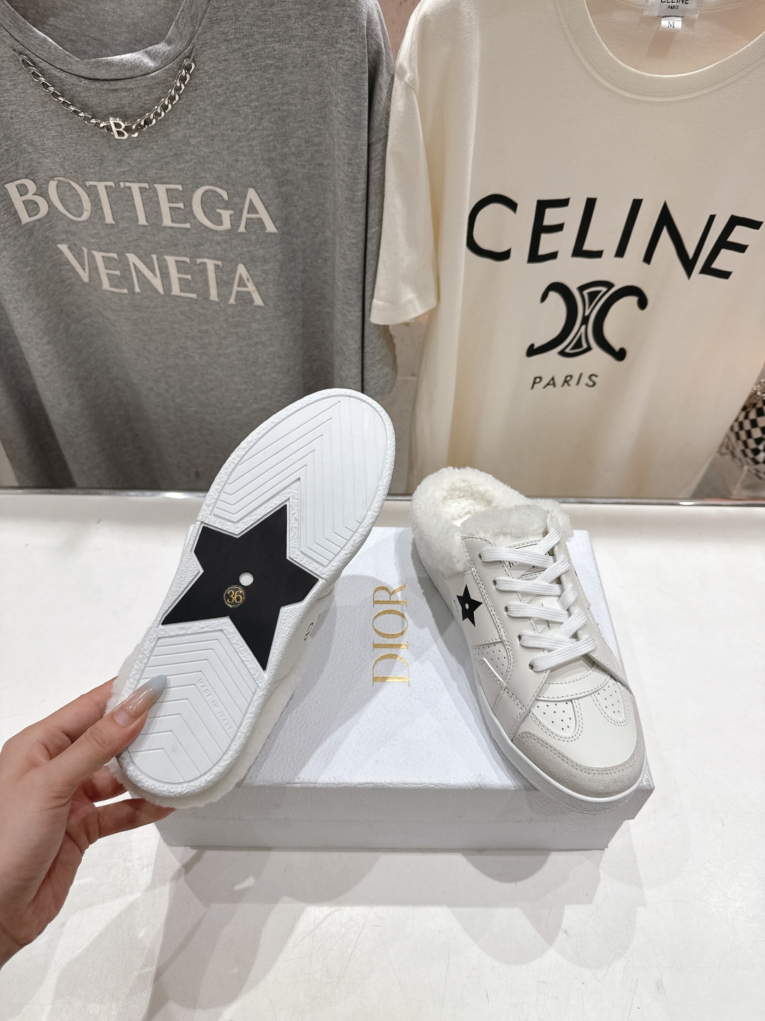 市场高版本 Dior Star 迪奥D家F037 2025ss秋冬新款半拖羊毛里休闲鞋小白鞋延续经久不衰