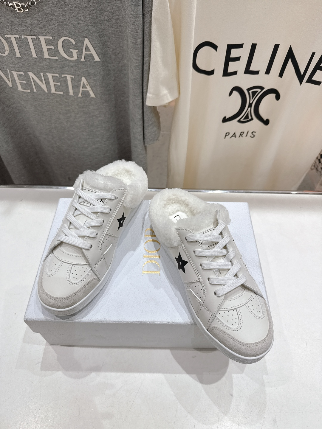 市场高版本 Dior Star 迪奥D家F037 2025ss秋冬新款半拖羊毛里休闲鞋小白鞋延续经久不衰