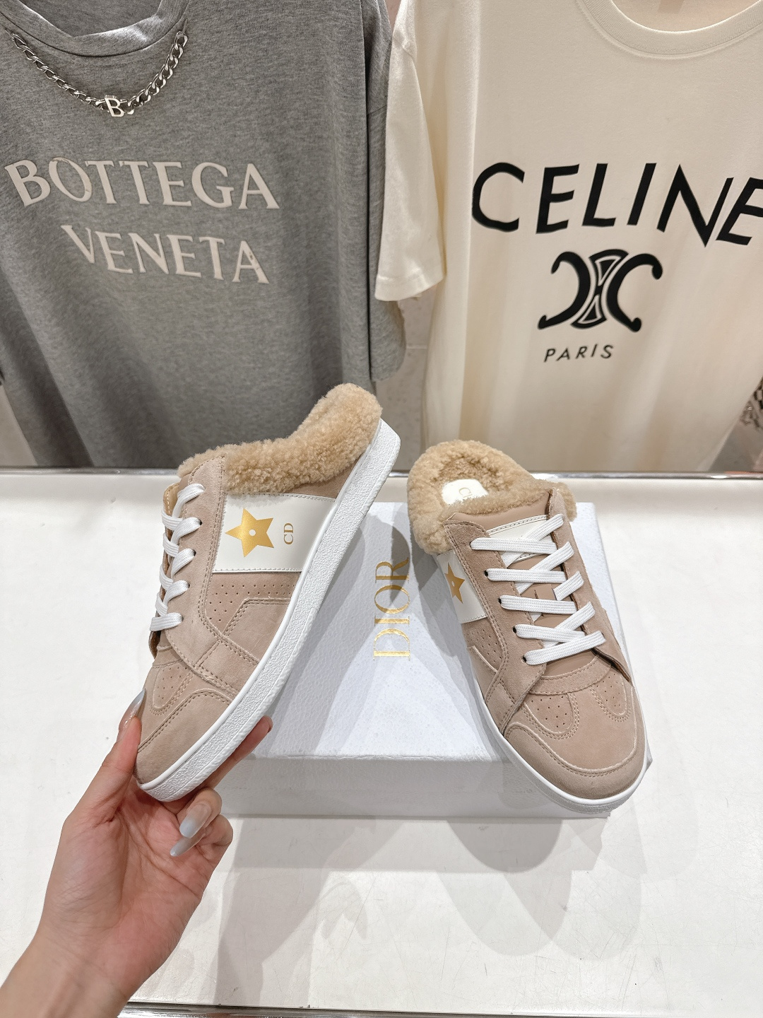 市场高版本 Dior Star 迪奥D家F037 2025ss秋冬新款半拖羊毛里休闲鞋小白鞋延续经久不衰