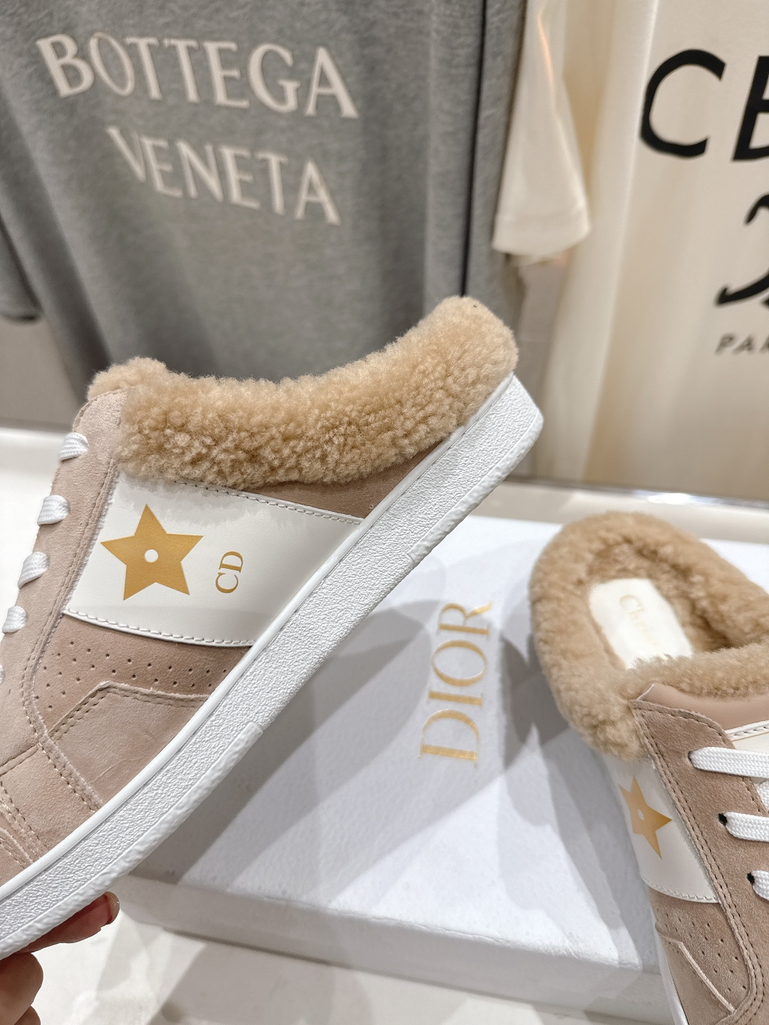 市场高版本 Dior Star 迪奥D家F037 2025ss秋冬新款半拖羊毛里休闲鞋小白鞋延续经久不衰