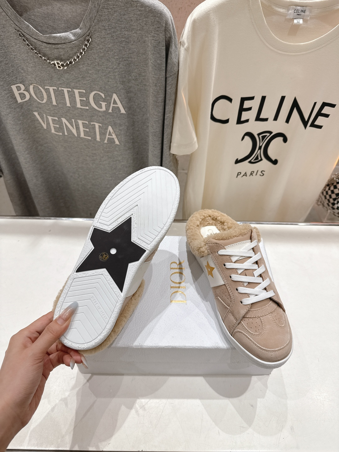 市场高版本 Dior Star 迪奥D家F037 2025ss秋冬新款半拖羊毛里休闲鞋小白鞋延续经久不衰