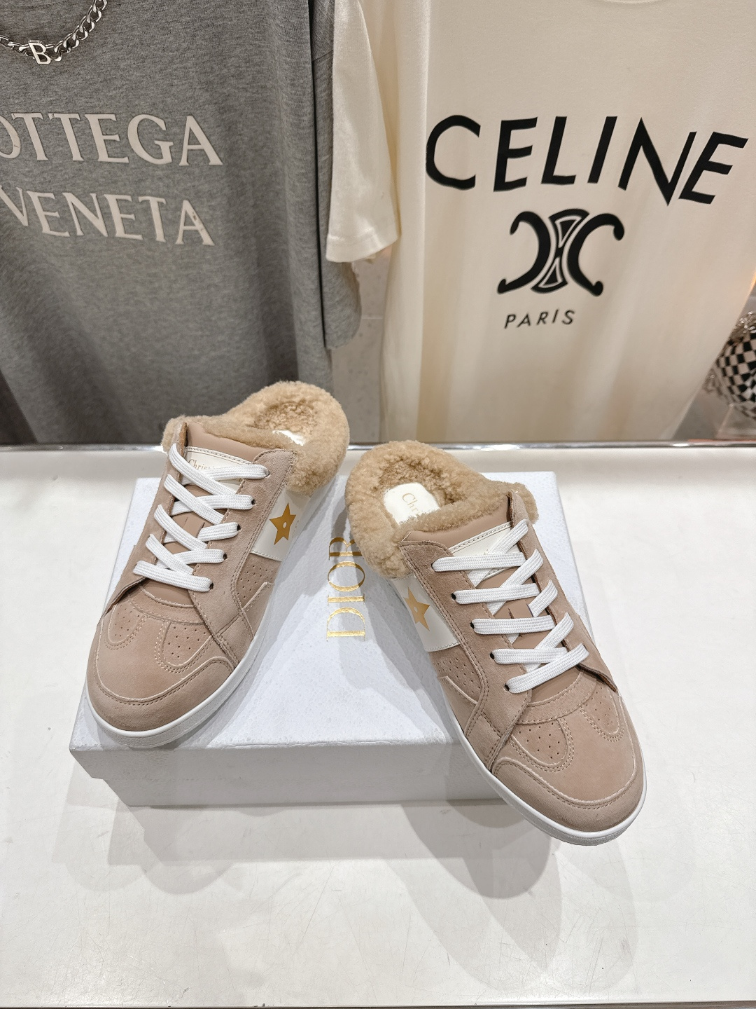 市场高版本 Dior Star 迪奥D家F037 2025ss秋冬新款半拖羊毛里休闲鞋小白鞋延续经久不衰