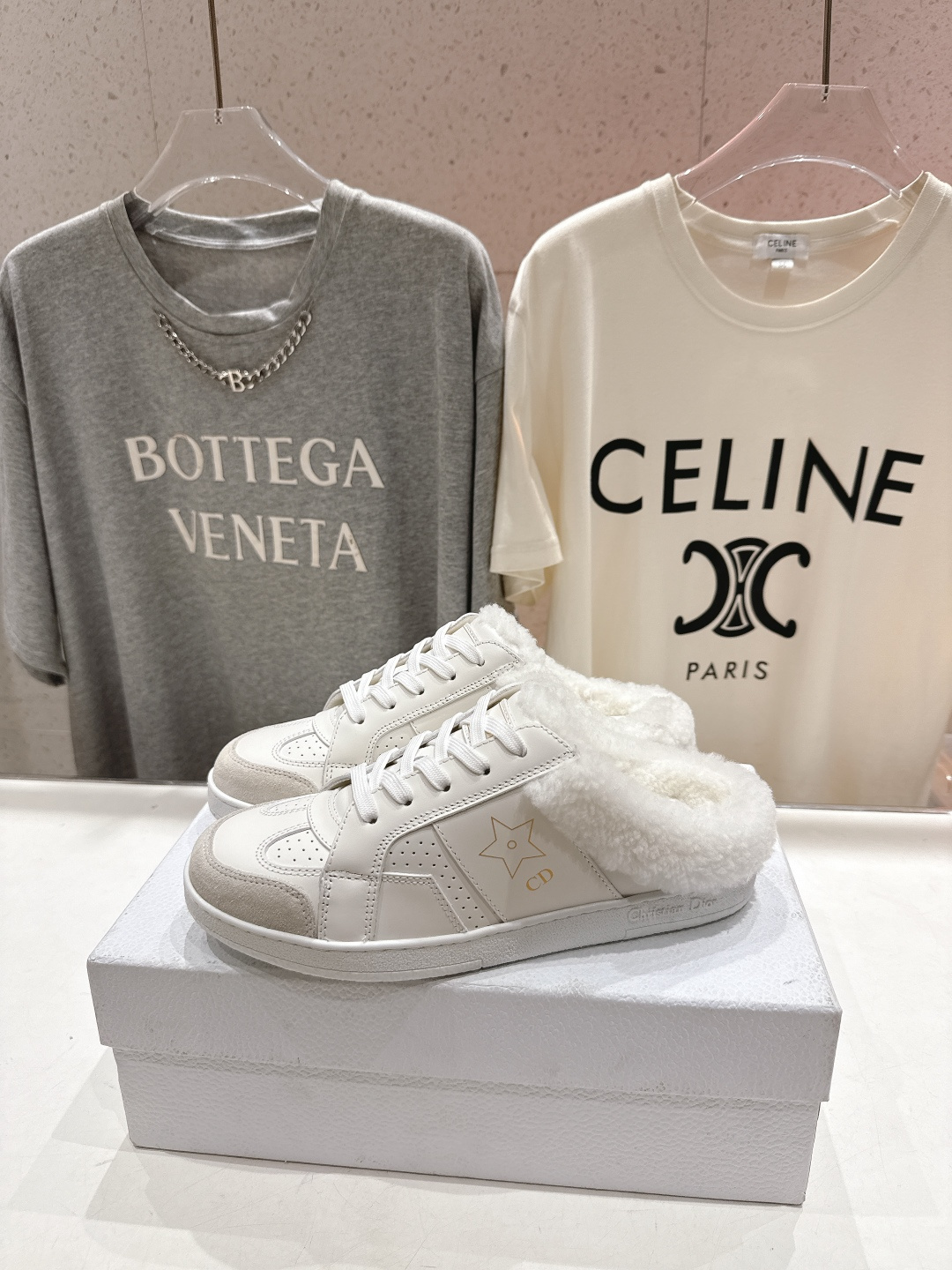 市场高版本 Dior Star 迪奥D家F037 2025ss秋冬新款半拖羊毛里休闲鞋小白鞋延续经久不衰