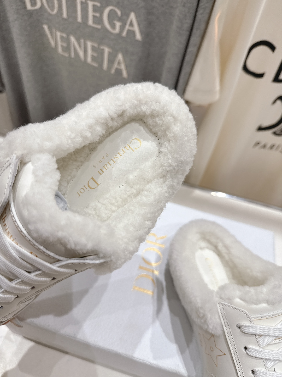 市场高版本 Dior Star 迪奥D家F037 2025ss秋冬新款半拖羊毛里休闲鞋小白鞋延续经久不衰