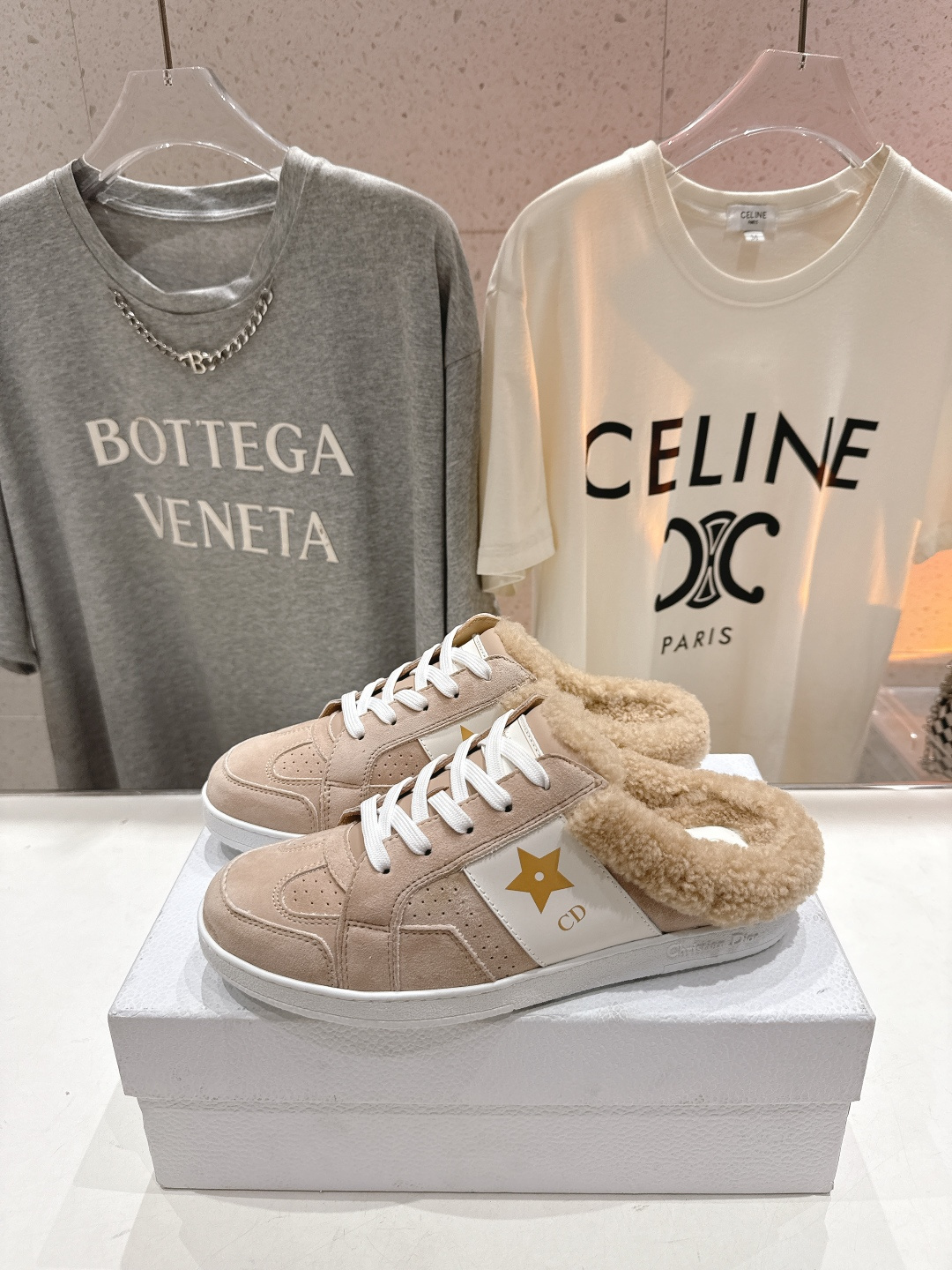 市场高版本 Dior Star 迪奥D家F037 2025ss秋冬新款半拖羊毛里休闲鞋小白鞋延续经久不衰