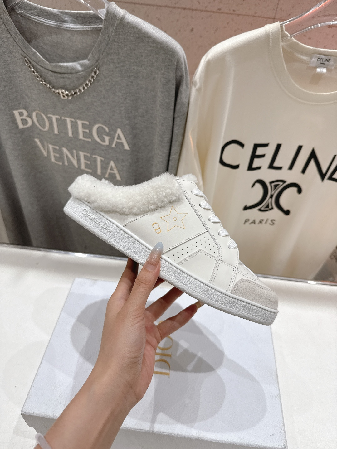 市场高版本 Dior Star 迪奥D家F037 2025ss秋冬新款半拖羊毛里休闲鞋小白鞋延续经久不衰