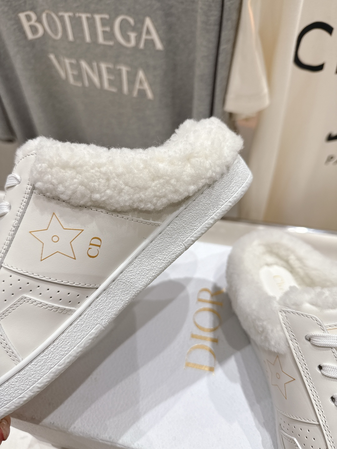 市场高版本 Dior Star 迪奥D家F037 2025ss秋冬新款半拖羊毛里休闲鞋小白鞋延续经久不衰