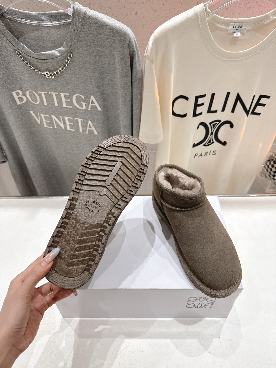 高版本出厂 Loewe/罗意威F036 25ss冬季最新毛里雪地靴毛毛靴小短靴～顶级版本 罗意威毛毛靴这