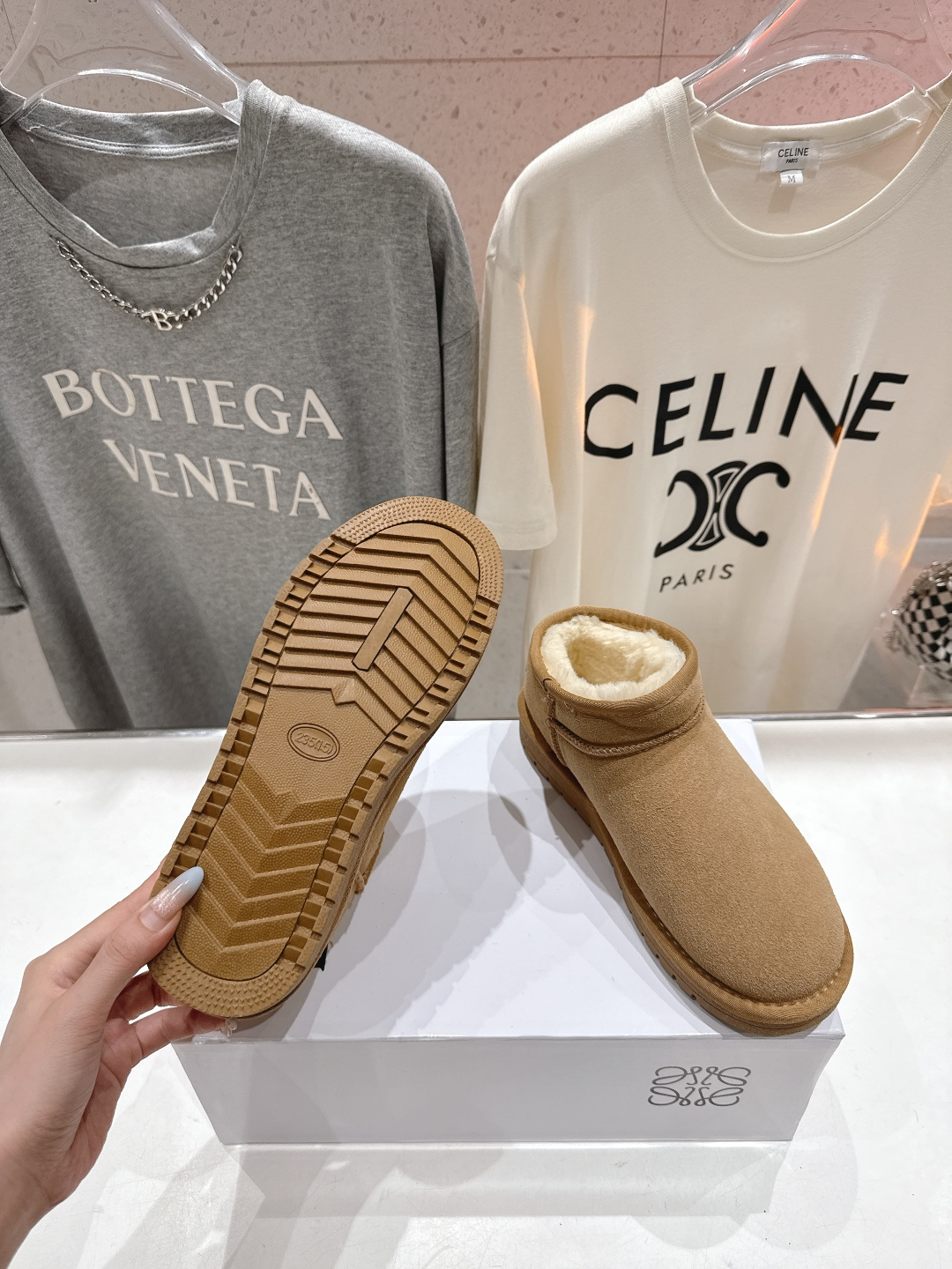 高版本出厂 Loewe/罗意威F036 25ss冬季最新毛里雪地靴毛毛靴小短靴～顶级版本 罗意威毛毛靴这