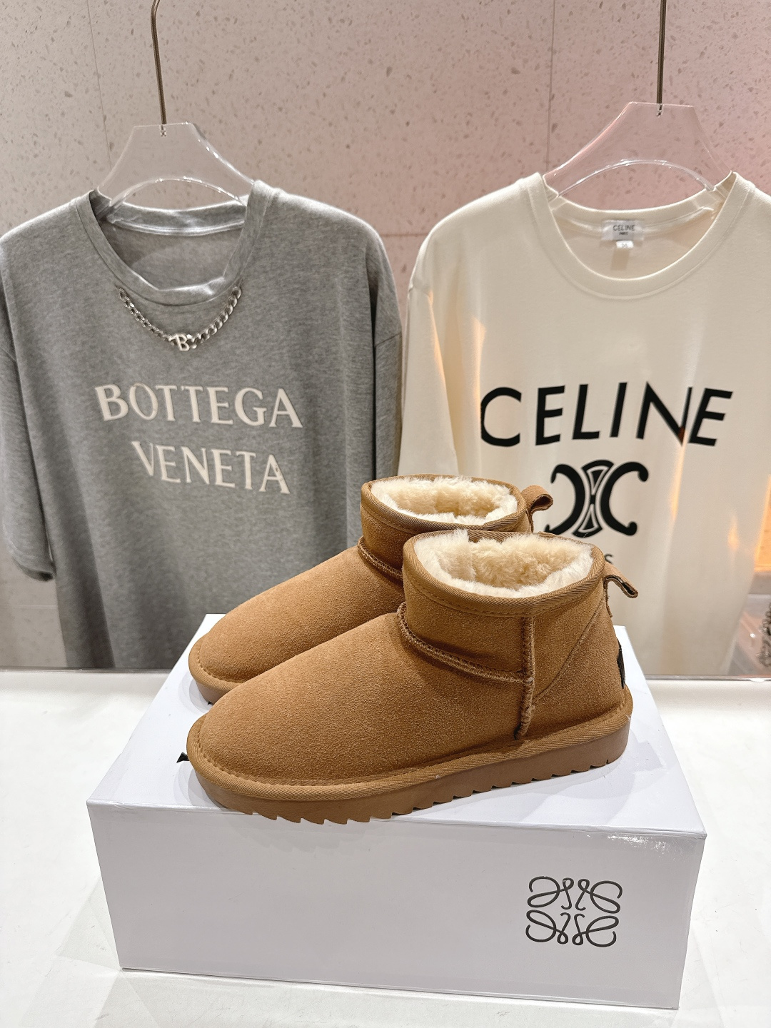 高版本出厂 Loewe/罗意威F036 25ss冬季最新毛里雪地靴毛毛靴小短靴～顶级版本 罗意威毛毛靴这