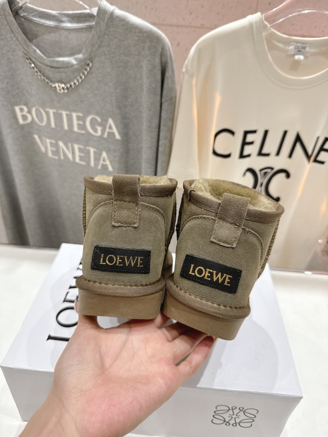 高版本出厂 Loewe/罗意威F036 25ss冬季最新毛里雪地靴毛毛靴小短靴～顶级版本 罗意威毛毛靴这