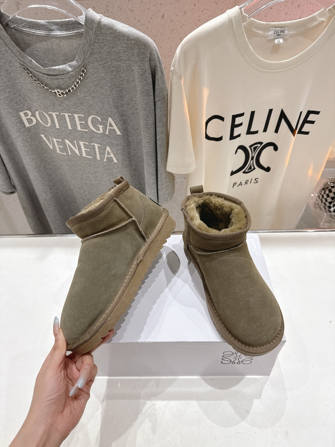 高版本出厂 Loewe/罗意威F036 25ss冬季最新毛里雪地靴毛毛靴小短靴～顶级版本 罗意威毛毛靴这