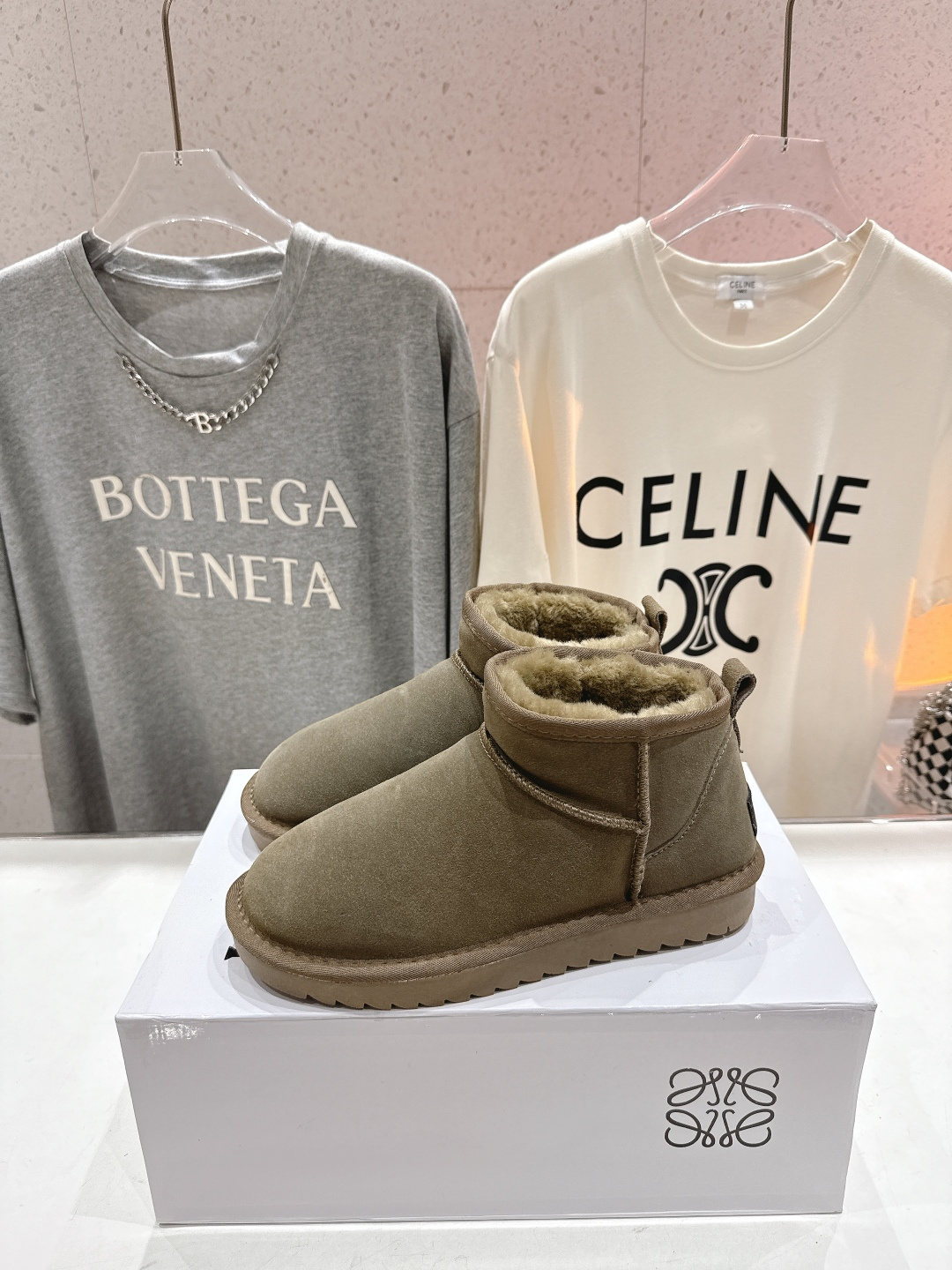 高版本出厂 Loewe/罗意威F036 25ss冬季最新毛里雪地靴毛毛靴小短靴～顶级版本 罗意威毛毛靴这