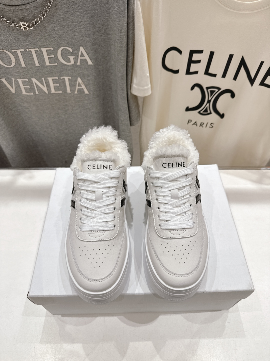 高版本出厂 毛里 CELINE*思琳赛琳 2025ss新款徽标系带厚底羊毛里休闲鞋小白鞋简单舒服，干净利