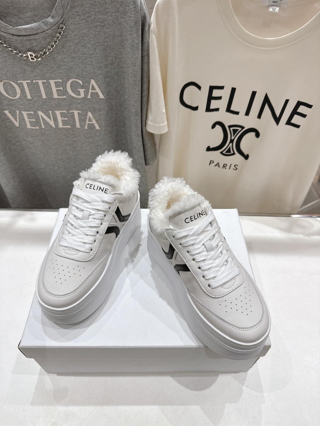 高版本出厂 毛里 CELINE*思琳赛琳 2025ss新款徽标系带厚底羊毛里休闲鞋小白鞋简单舒服，干净利