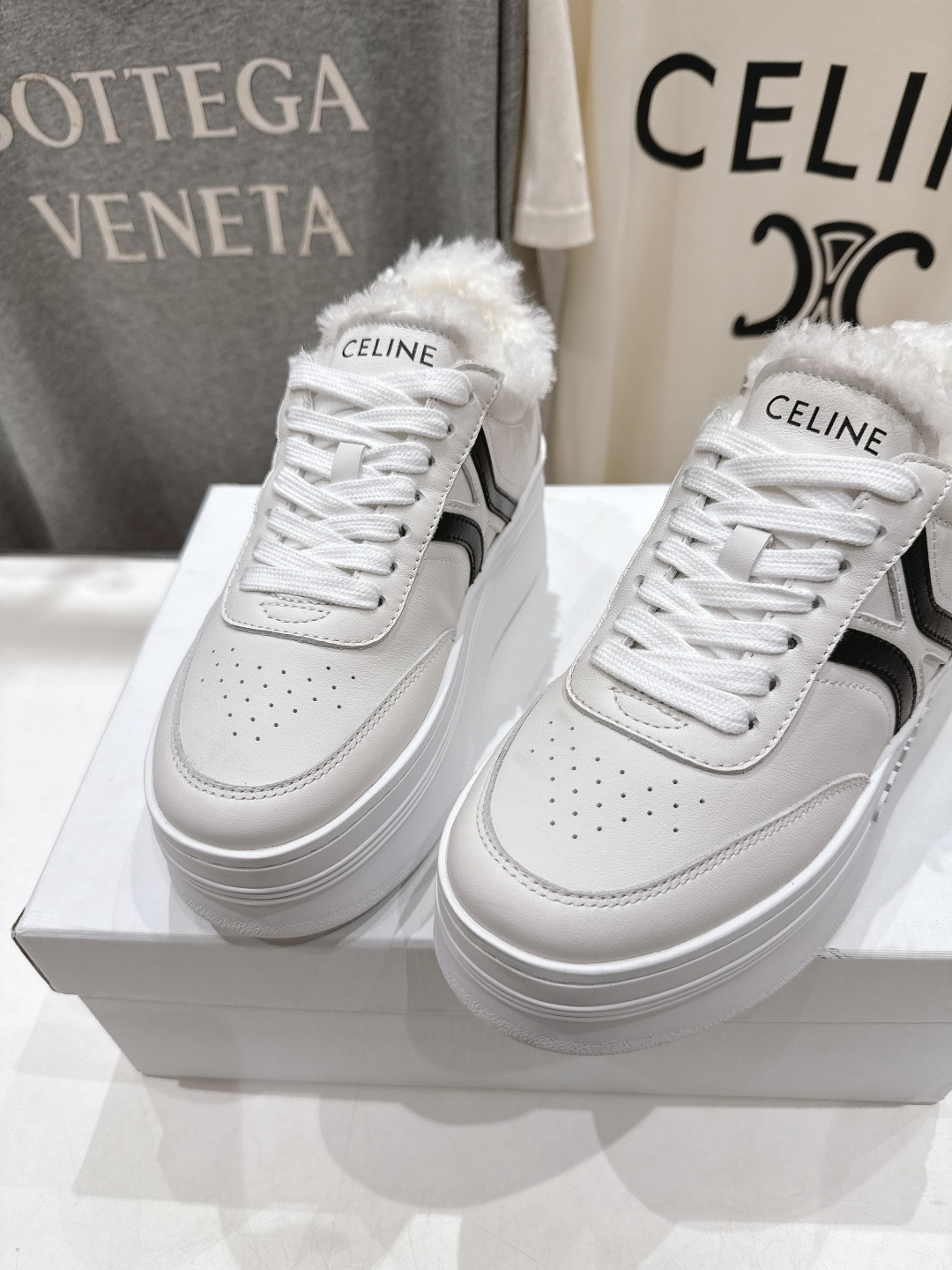 高版本出厂 毛里 CELINE*思琳赛琳 2025ss新款徽标系带厚底羊毛里休闲鞋小白鞋简单舒服，干净利