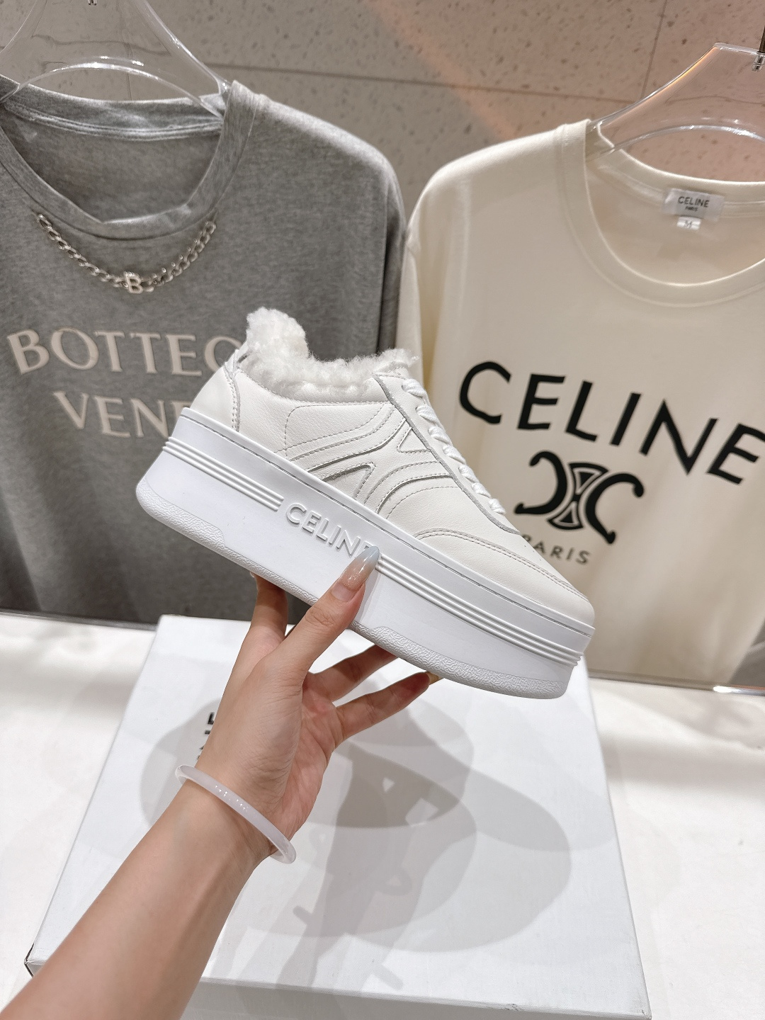 高版本出厂 毛里 CELINE*思琳赛琳 2025ss新款徽标系带厚底羊毛里休闲鞋小白鞋简单舒服，干净利