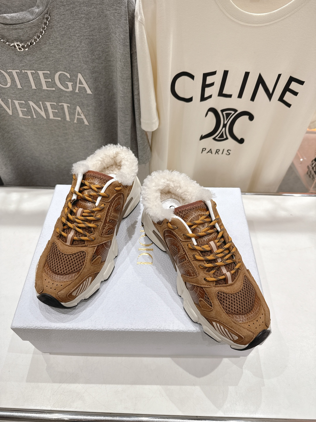 市场高版本 毛里 Dior*迪奥D家2025ss秋冬新款厚底羊毛里休闲运动鞋老爹鞋，融入d家高定精神诠释