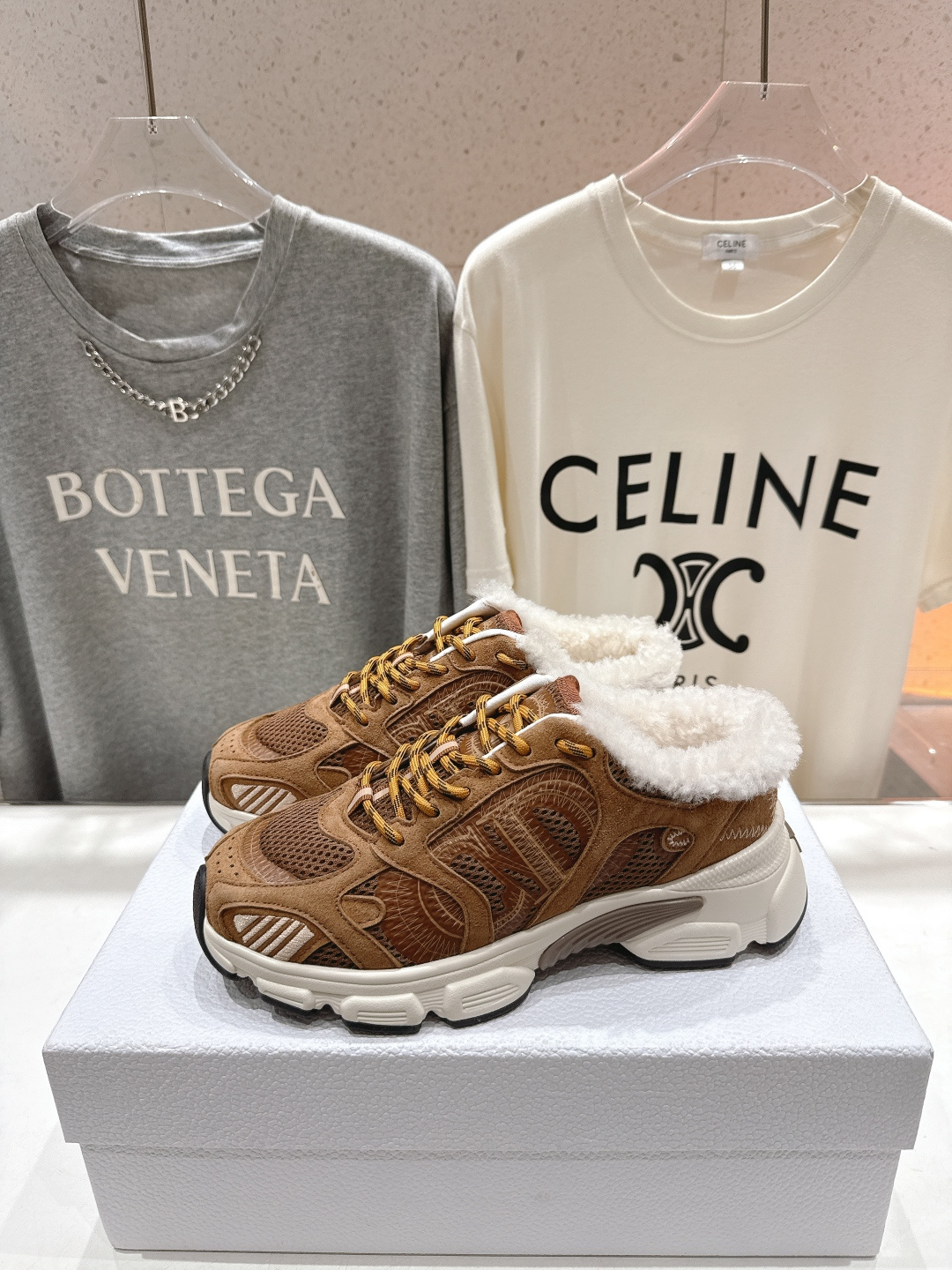 市场高版本 毛里 Dior*迪奥D家2025ss秋冬新款厚底羊毛里休闲运动鞋老爹鞋，融入d家高定精神诠释