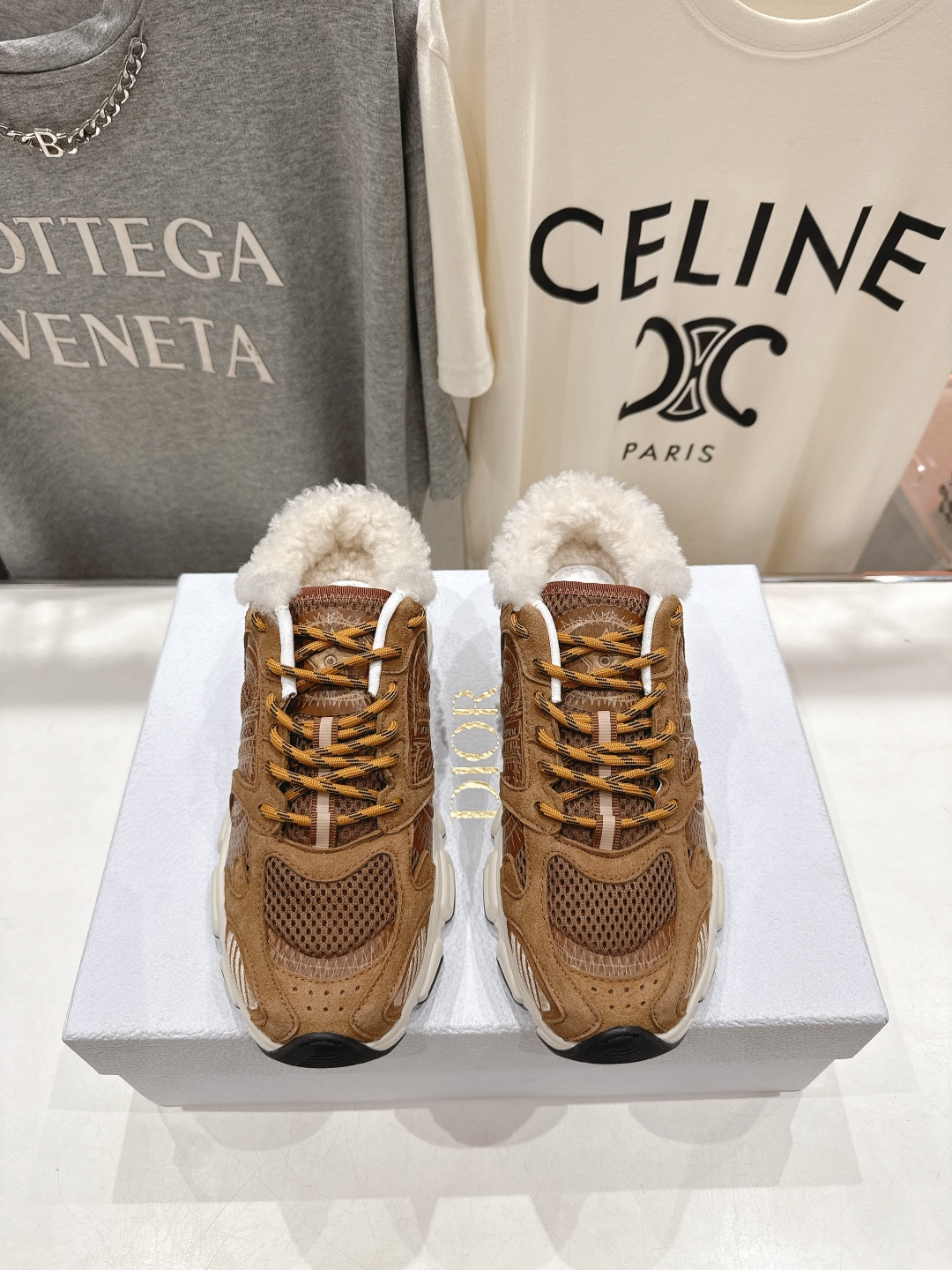 市场高版本 毛里 Dior*迪奥D家2025ss秋冬新款厚底羊毛里休闲运动鞋老爹鞋，融入d家高定精神诠释