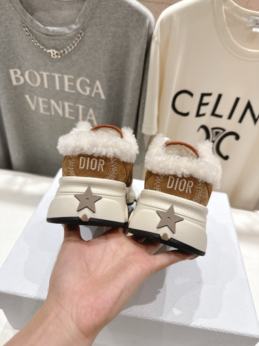 市场高版本 毛里 Dior*迪奥D家2025ss秋冬新款厚底羊毛里休闲运动鞋老爹鞋，融入d家高定精神诠释