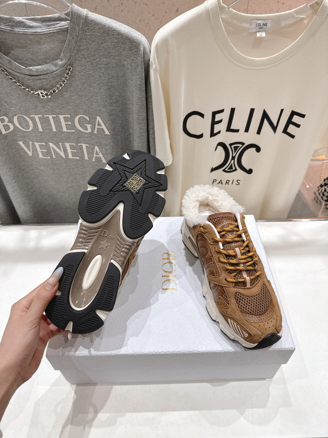 市场高版本 毛里 Dior*迪奥D家2025ss秋冬新款厚底羊毛里休闲运动鞋老爹鞋，融入d家高定精神诠释