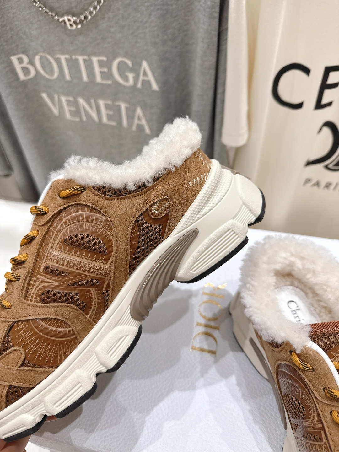 市场高版本 毛里 Dior*迪奥D家2025ss秋冬新款厚底羊毛里休闲运动鞋老爹鞋，融入d家高定精神诠释