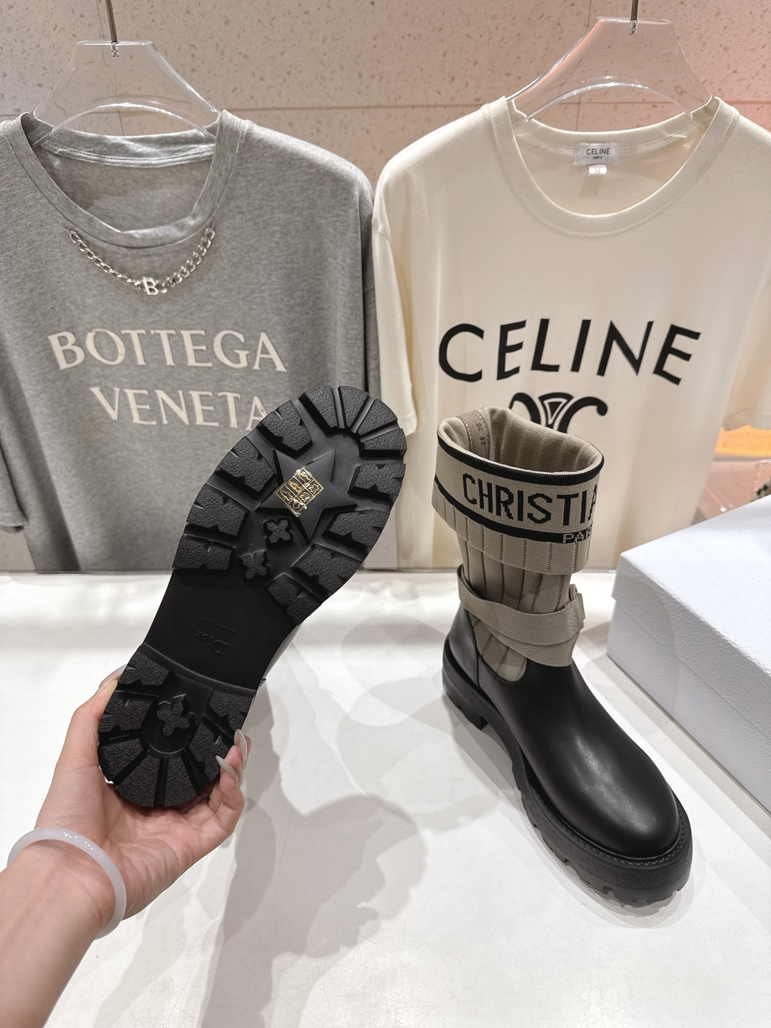 高版本出厂 Dior*迪奥 D家F019 2025ss走秀款工装中筒靴 小红书爆款，各大明星网红的最爱～