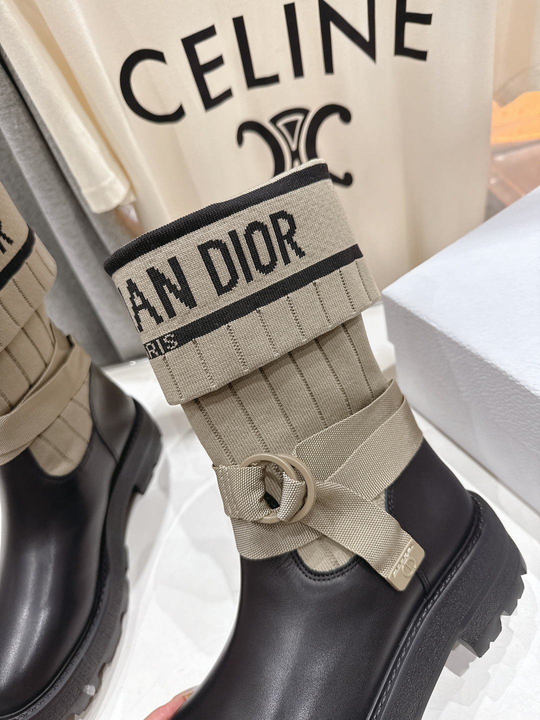 高版本出厂 Dior*迪奥 D家F019 2025ss走秀款工装中筒靴 小红书爆款，各大明星网红的最爱～