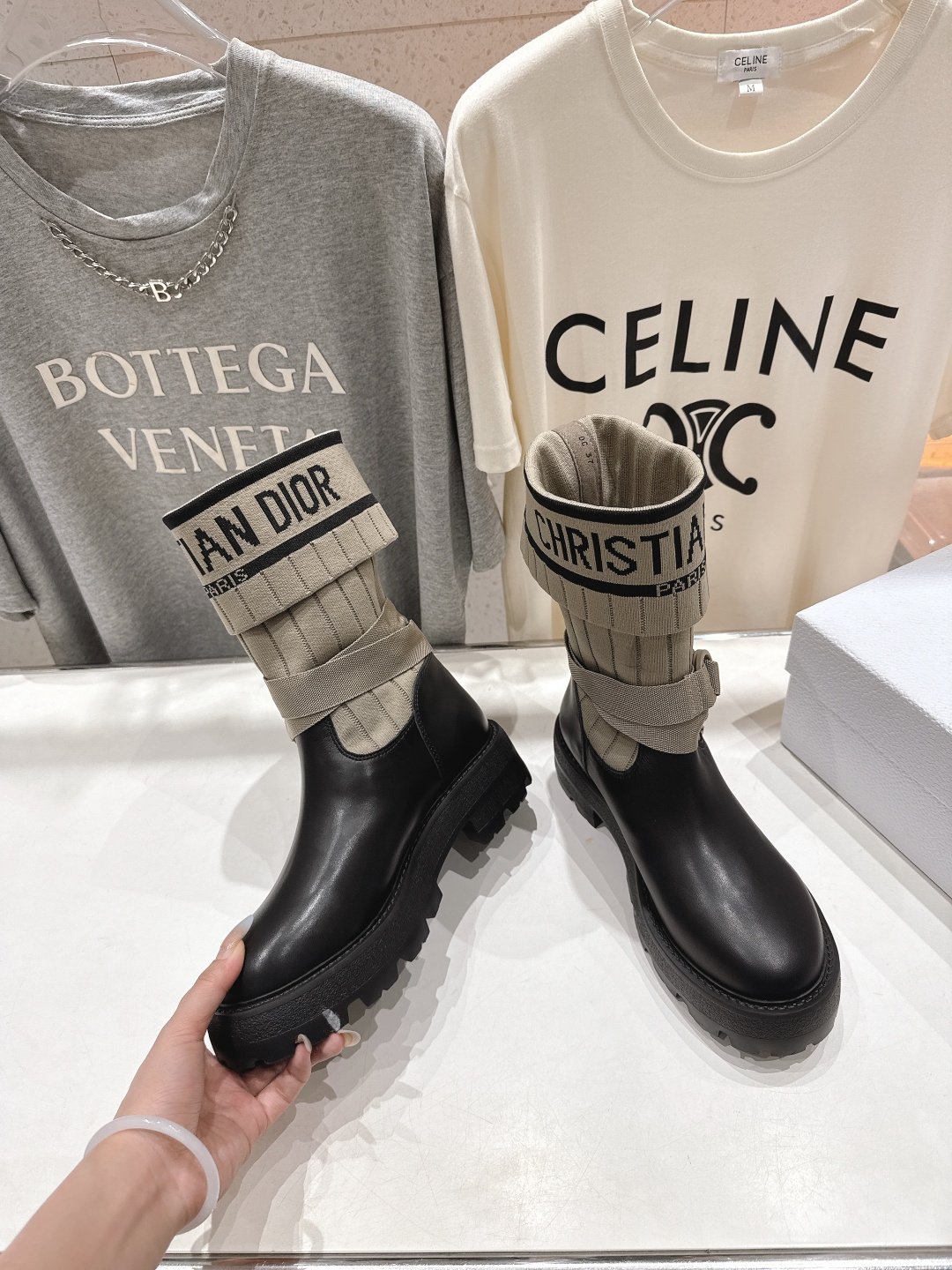 高版本出厂 Dior*迪奥 D家F019 2025ss走秀款工装中筒靴 小红书爆款，各大明星网红的最爱～