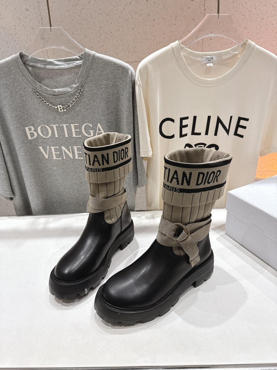 高版本出厂 Dior*迪奥 D家F019 2025ss走秀款工装中筒靴 小红书爆款，各大明星网红的最爱～