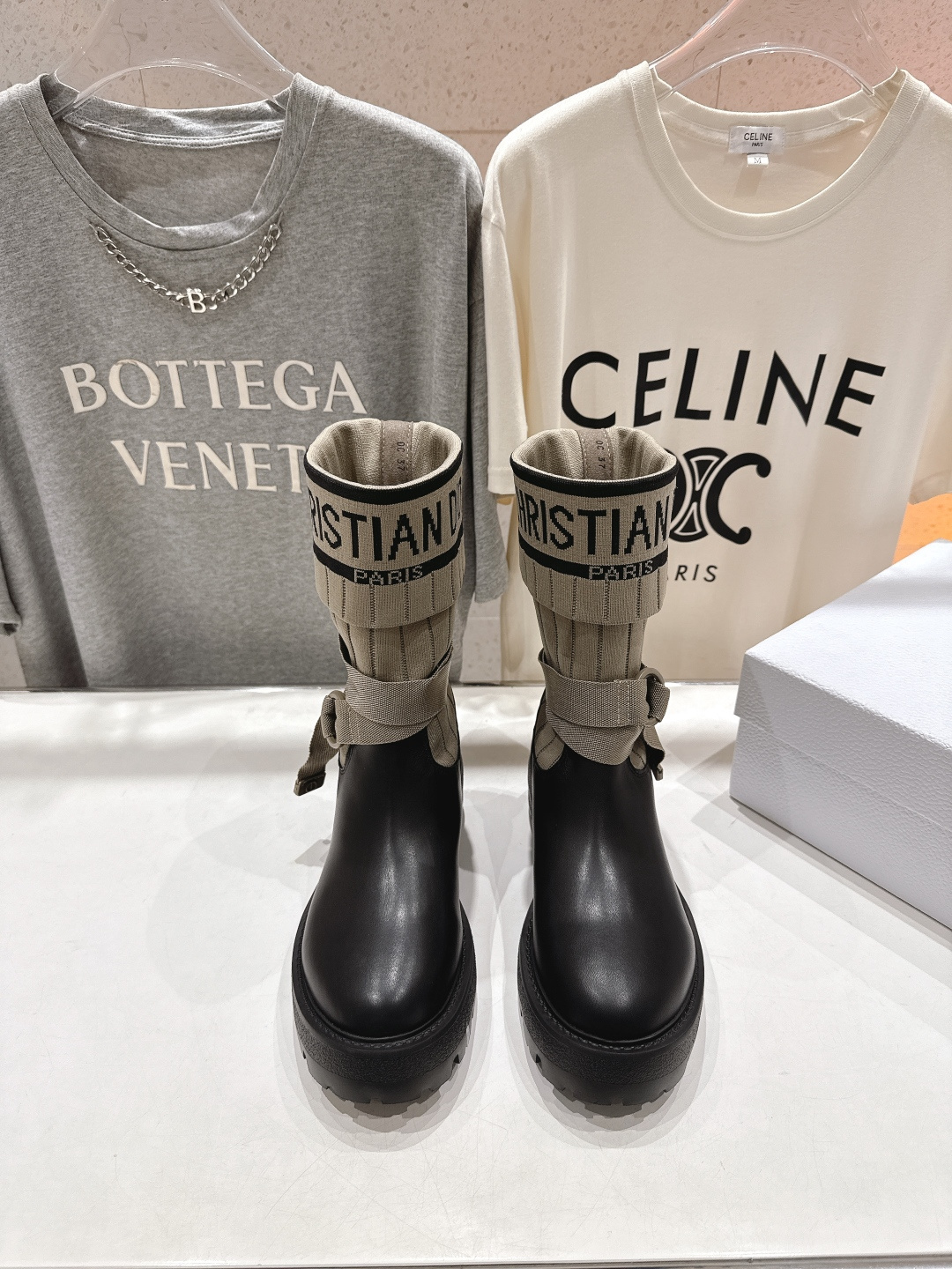 高版本出厂 Dior*迪奥 D家F019 2025ss走秀款工装中筒靴 小红书爆款，各大明星网红的最爱～