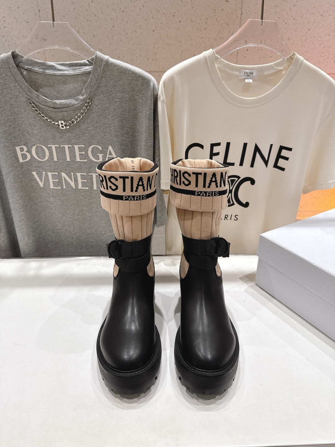 高版本出厂 Dior*迪奥 D家F019 2025ss走秀款工装中筒靴 小红书爆款，各大明星网红的最爱～