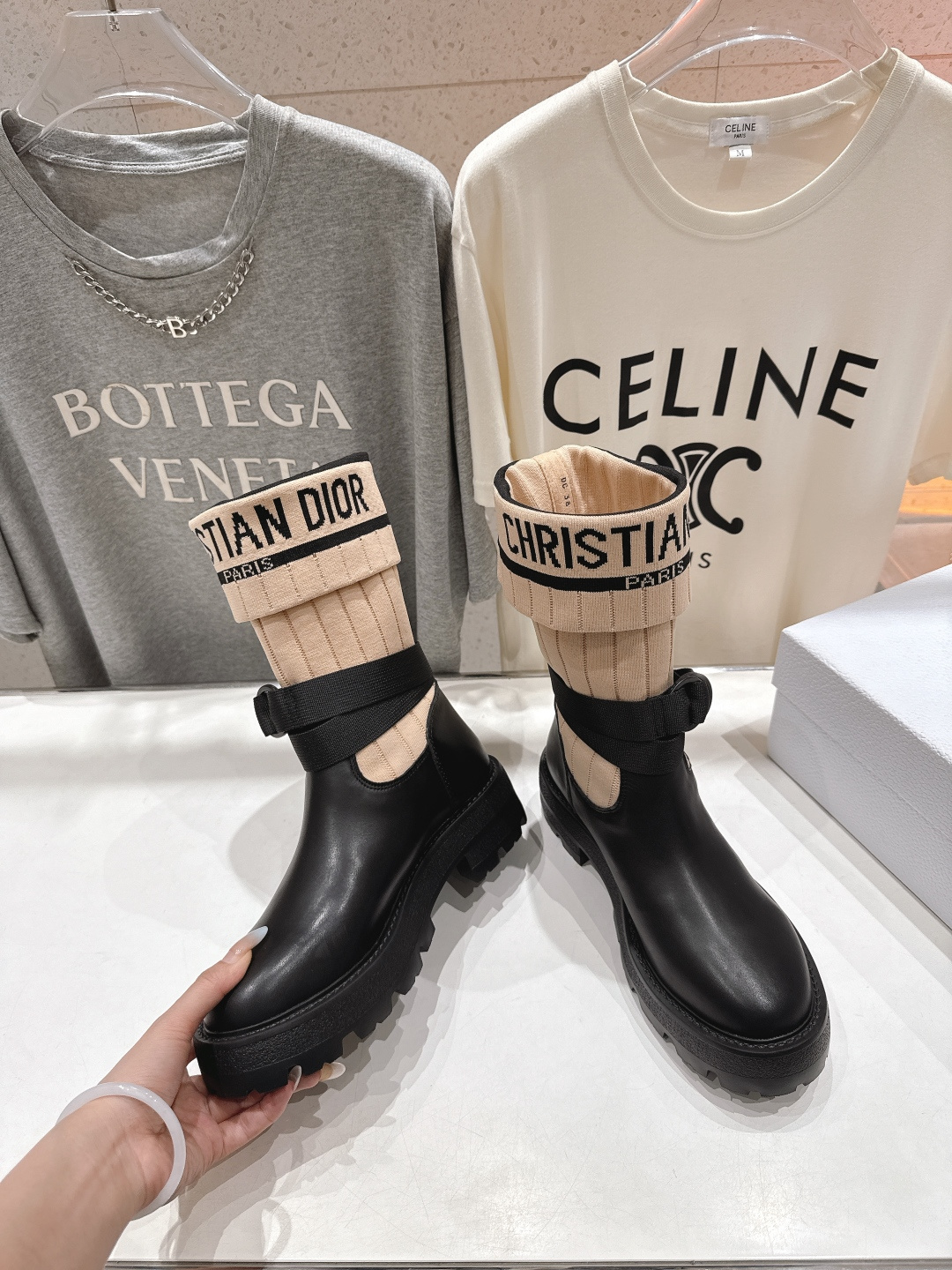 高版本出厂 Dior*迪奥 D家F019 2025ss走秀款工装中筒靴 小红书爆款，各大明星网红的最爱～