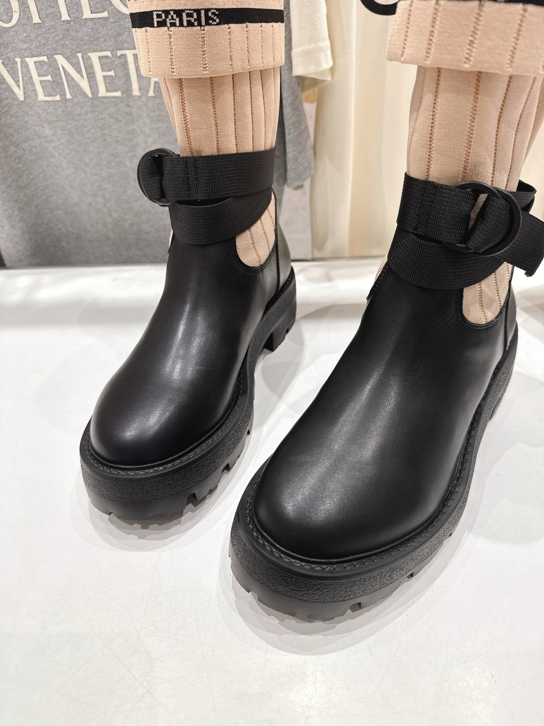 高版本出厂 Dior*迪奥 D家F019 2025ss走秀款工装中筒靴 小红书爆款，各大明星网红的最爱～