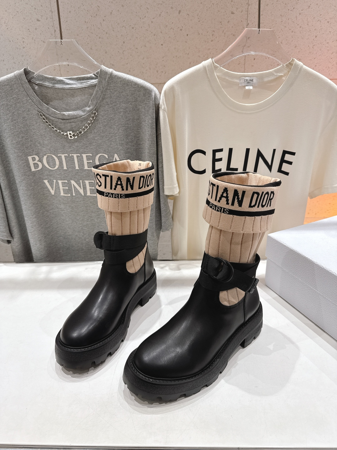 高版本出厂 Dior*迪奥 D家F019 2025ss走秀款工装中筒靴 小红书爆款，各大明星网红的最爱～