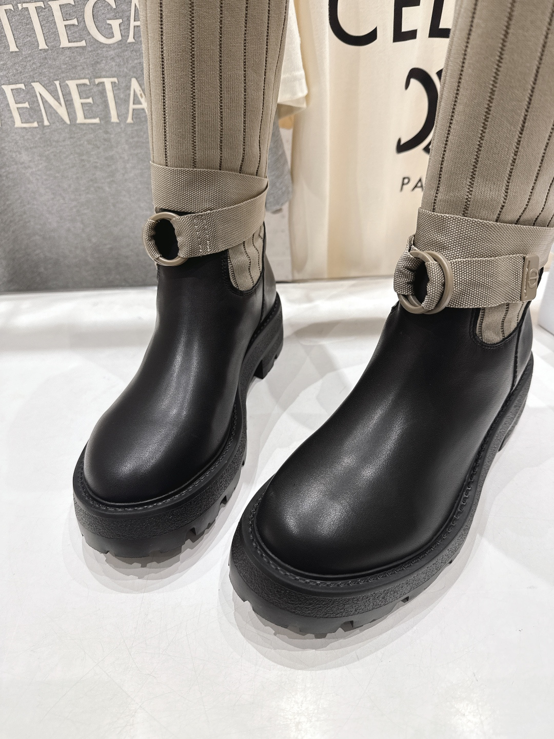 高版本出厂 Dior*迪奥 D家F019 2025ss走秀款工装中筒靴 小红书爆款，各大明星网红的最爱～