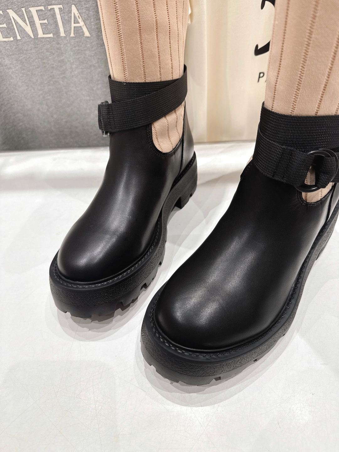 高版本出厂 Dior*迪奥 D家F019 2025ss走秀款工装中筒靴 小红书爆款，各大明星网红的最爱～