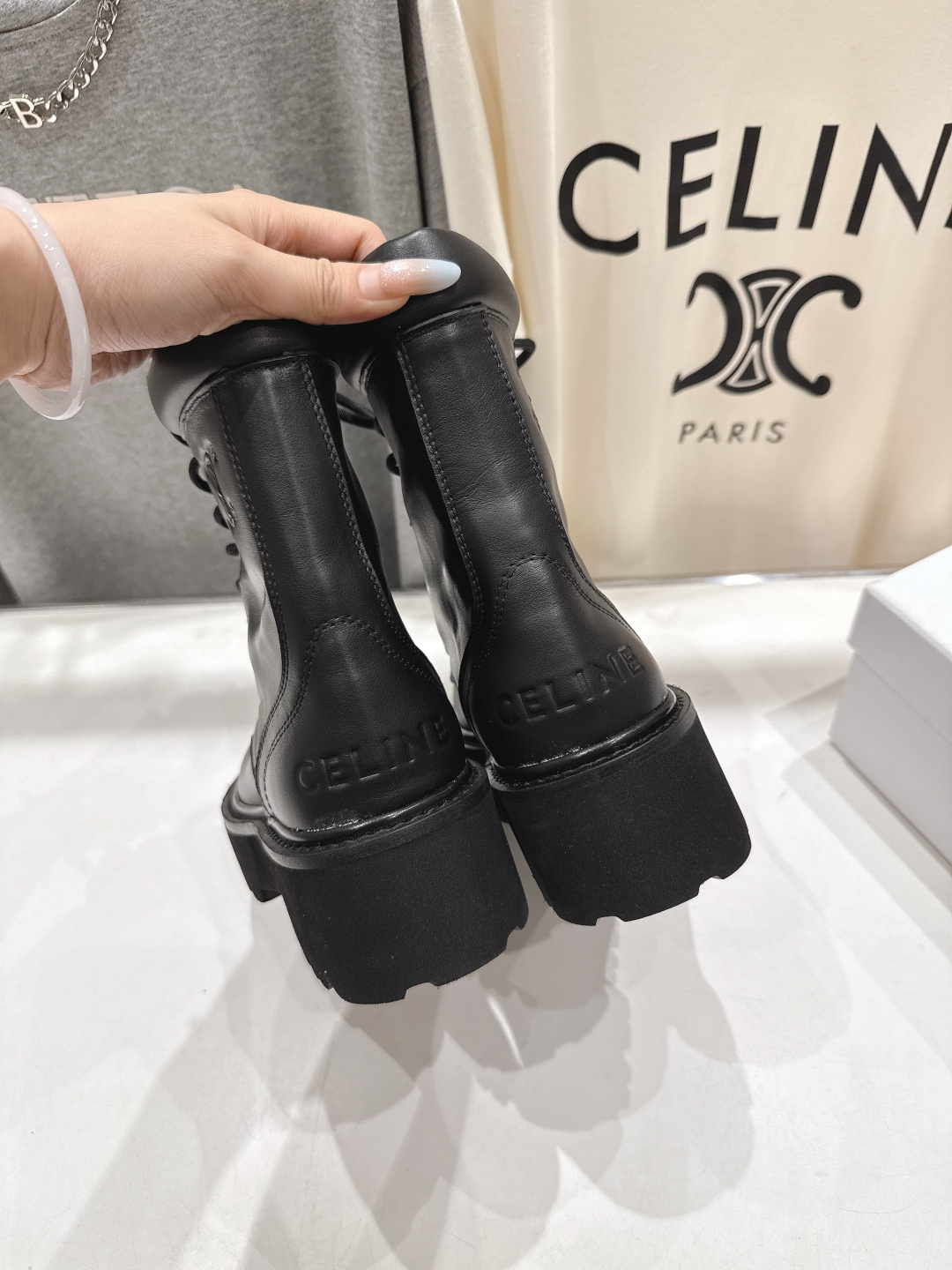 高版本出厂 CELINE*赛琳F035 2025ss新款复古系带厚底中短靴马丁靴骑士靴网红爆款来袭！各大