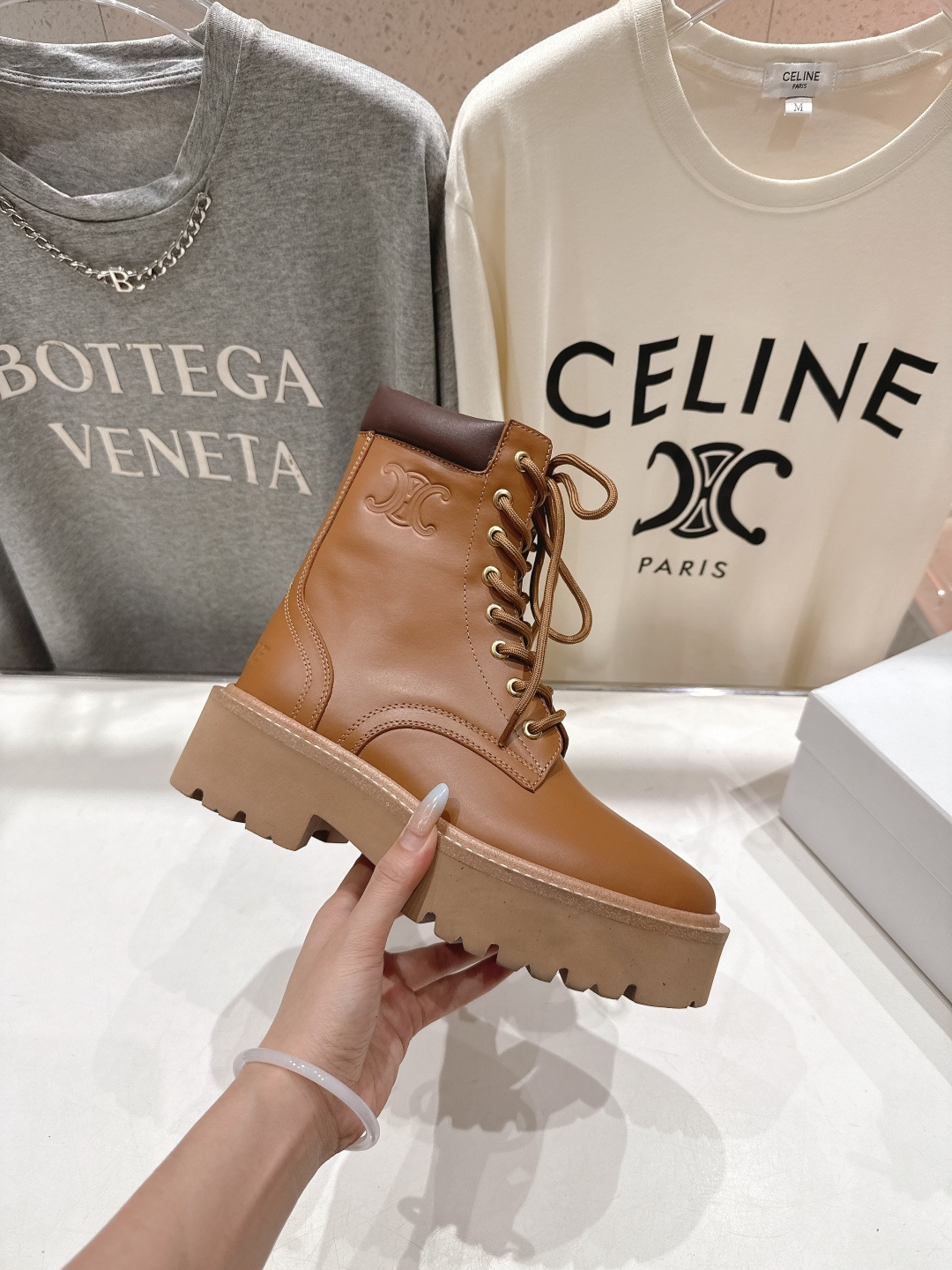 高版本出厂 CELINE*赛琳F035 2025ss新款复古系带厚底中短靴马丁靴骑士靴网红爆款来袭！各大
