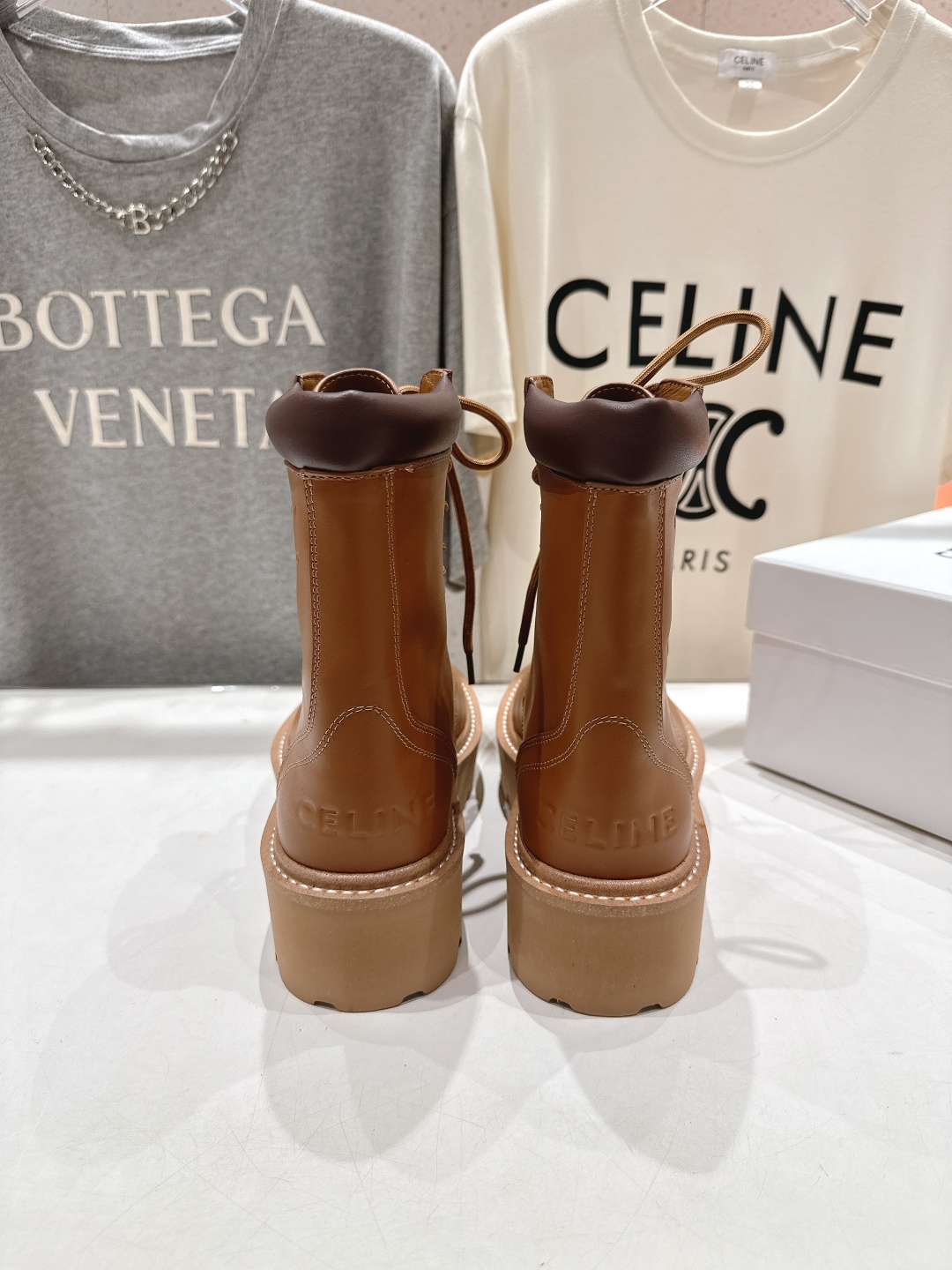 高版本出厂 CELINE*赛琳F035 2025ss新款复古系带厚底中短靴马丁靴骑士靴网红爆款来袭！各大