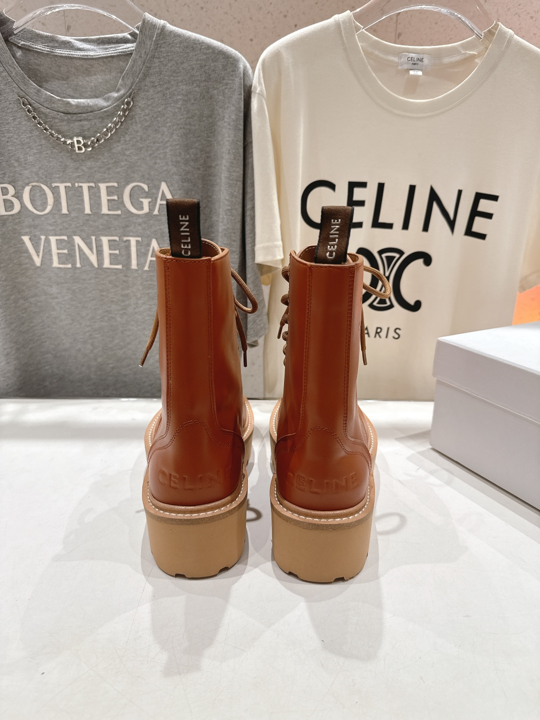 高版本出厂 CELINE*赛琳F035 2025ss新款复古系带厚底中短靴马丁靴骑士靴网红爆款来袭！各大