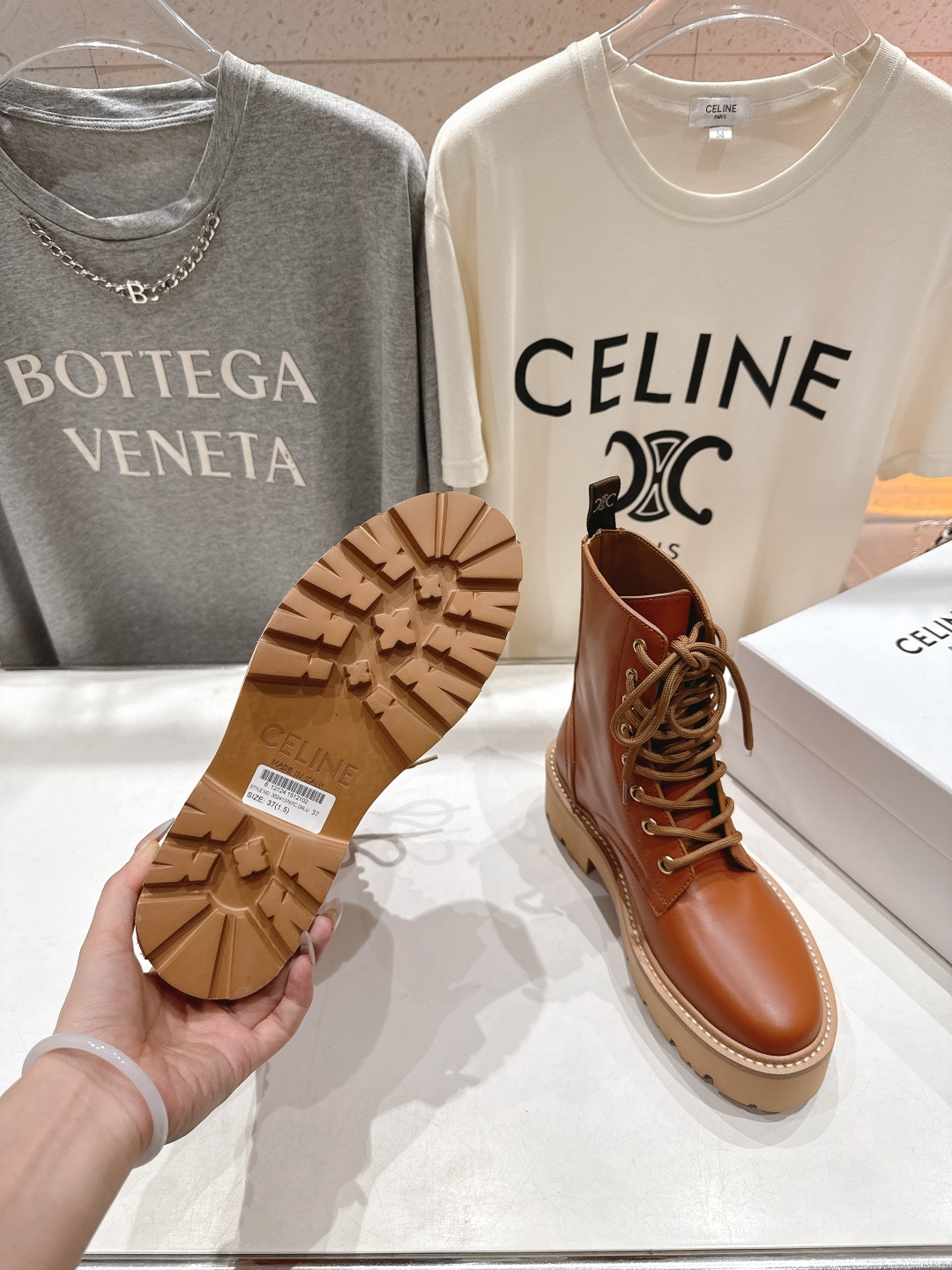 高版本出厂 CELINE*赛琳F035 2025ss新款复古系带厚底中短靴马丁靴骑士靴网红爆款来袭！各大