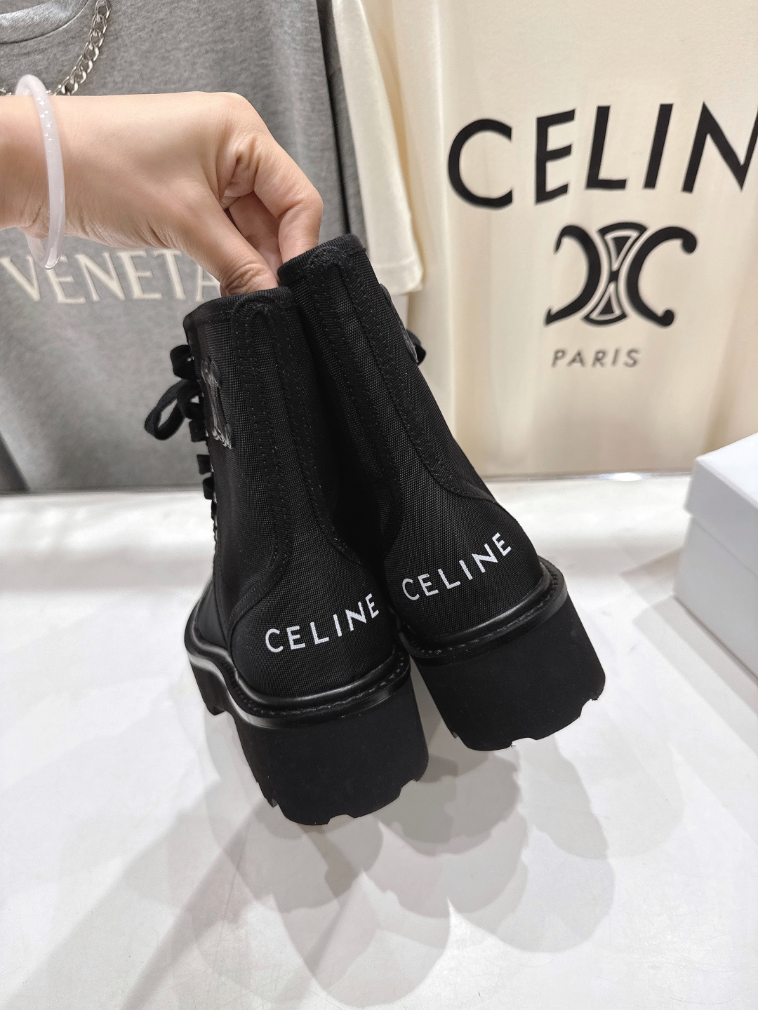 高版本出厂 CELINE*赛琳F035 2025ss新款复古系带厚底中短靴马丁靴骑士靴网红爆款来袭！各大