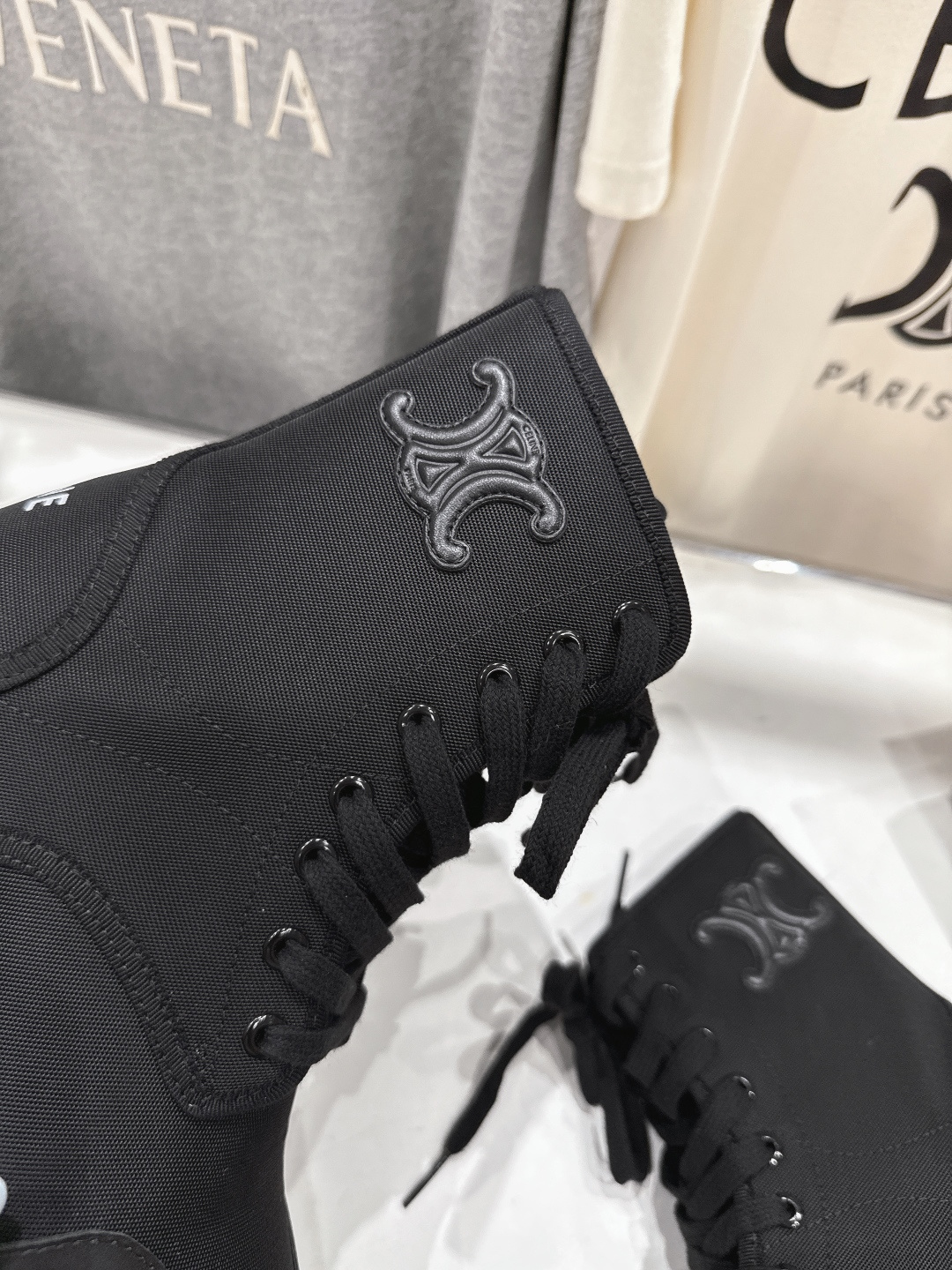 高版本出厂 CELINE*赛琳F035 2025ss新款复古系带厚底中短靴马丁靴骑士靴网红爆款来袭！各大