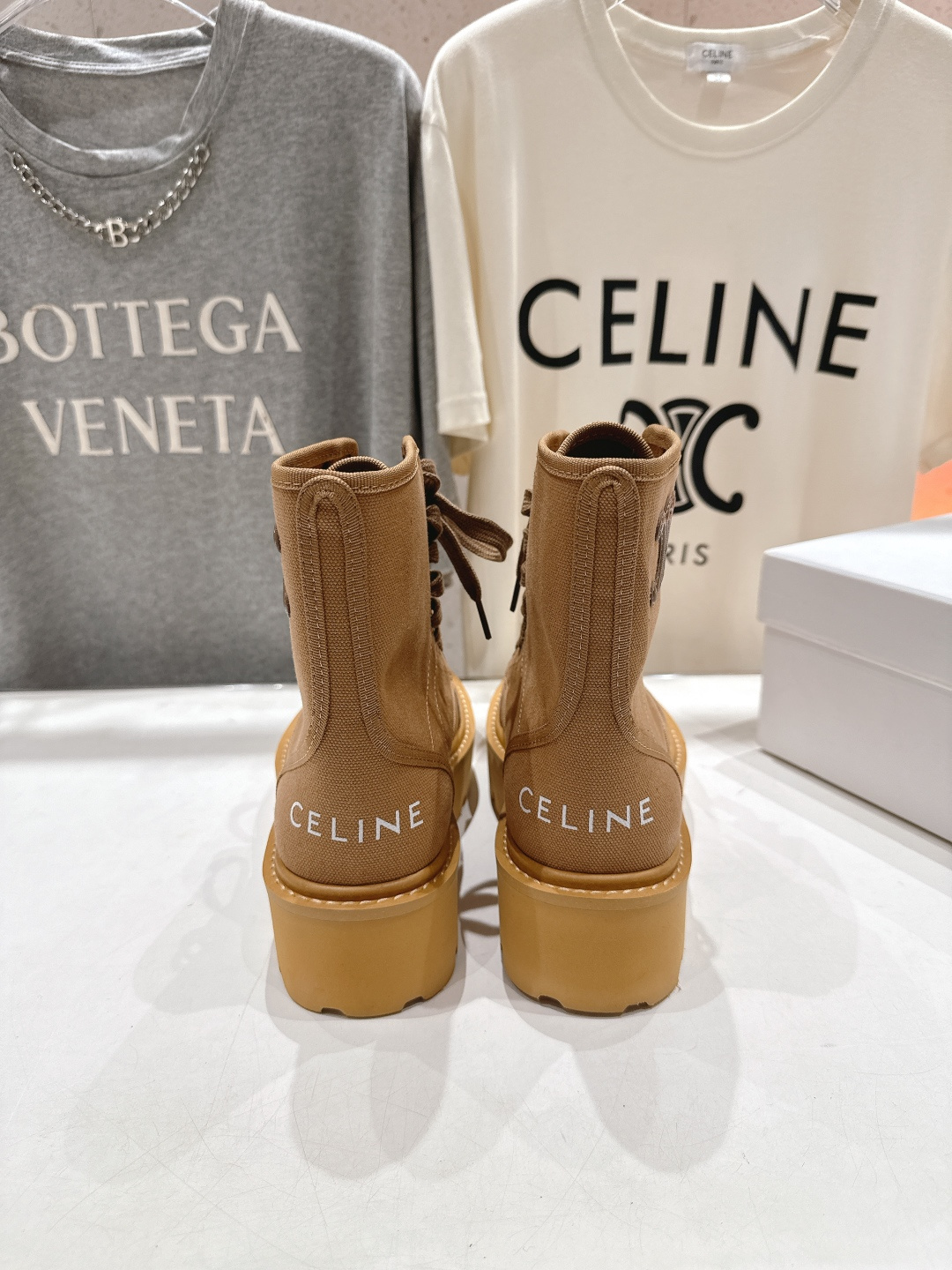 高版本出厂 CELINE*赛琳F035 2025ss新款复古系带厚底中短靴马丁靴骑士靴网红爆款来袭！各大
