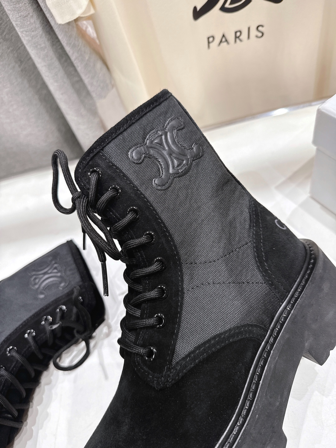 高版本出厂 CELINE*赛琳F035 2025ss新款复古系带厚底中短靴马丁靴骑士靴网红爆款来袭！各大