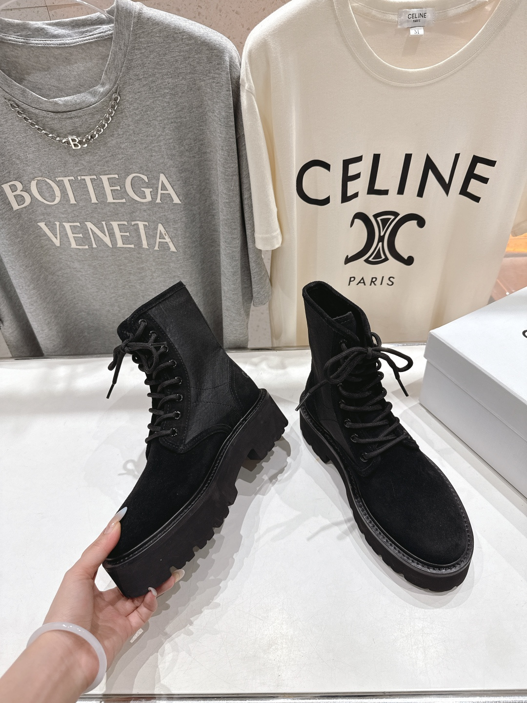 高版本出厂 CELINE*赛琳F035 2025ss新款复古系带厚底中短靴马丁靴骑士靴网红爆款来袭！各大